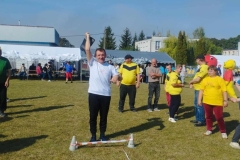 Rzut kaloszem podczas V Nadwiślańskiej Olimpiadzie w Józefowie nad Wisłą 